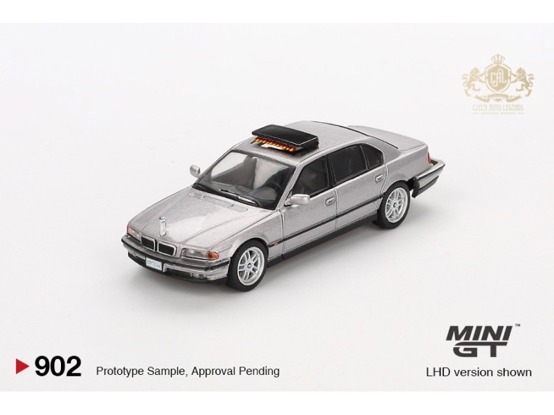 BMW 750 IL (E39) TOMORROW NEVER DIES - JAMES BOND 007 1997- German blistr  -1:64 - Mini GT