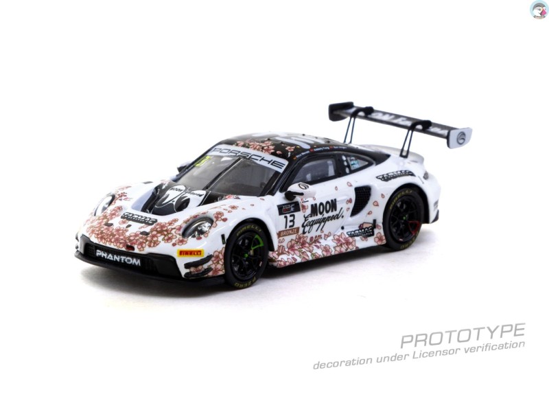 PORSCHE 911 (992) GT3 R nr.13 SUZUKA 1000KM 2025 + Trading cards - 1:64 - TARMAC works