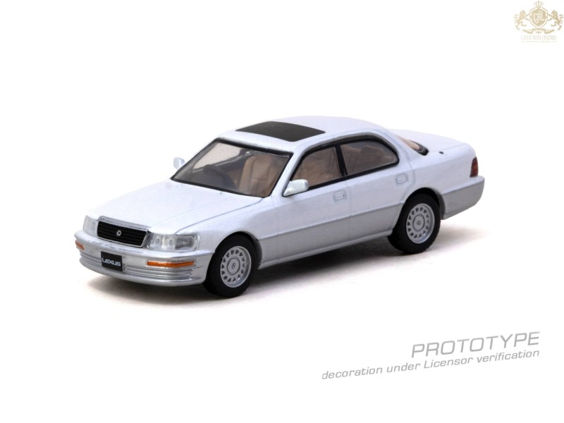 LEXUS LS400 (UCF10) PEARL WHITE 2001  - 1:64 - TARMAC works - blistr