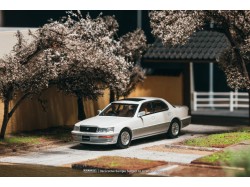 LEXUS LS400 (UCF10) PEARL WHITE 2001 - 1:64 - TARMAC works - blister