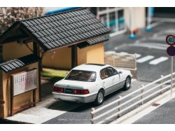 LEXUS LS400 (UCF10) PEARL WHITE 2001 - 1:64 - TARMAC works - blister